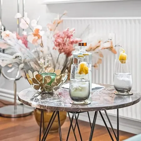 The Modern Breakaway In Apartment *