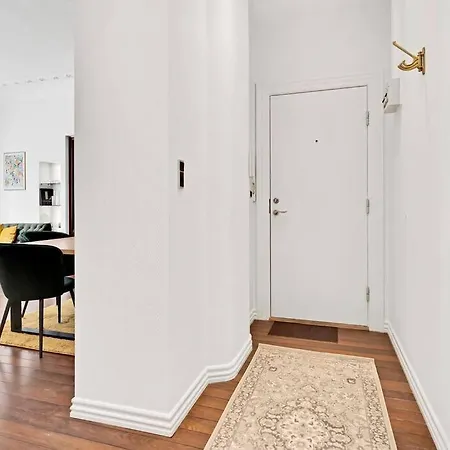 The Modern Breakaway In Apartment *